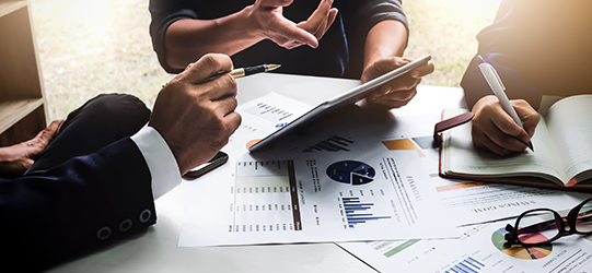 Foto: Finanzen – Konferenztisch