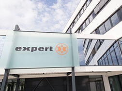 Logo: expert