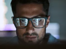 eyes_on_computer